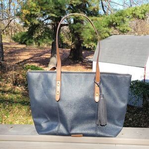 Fossil navy tote with tassle